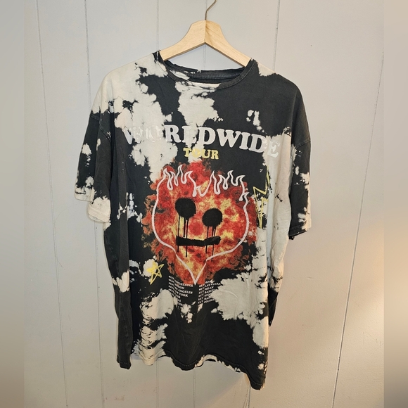 Oversized Flame Drip Face Tie Dye T-shirt - Picture 1 of 9
